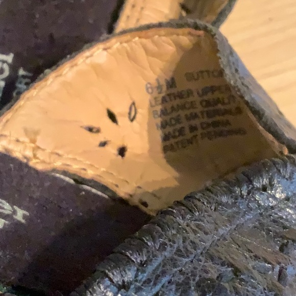 Naturalizer Black Leather Slide Sandals- Sutton-6.5 - Picture 6 of 6